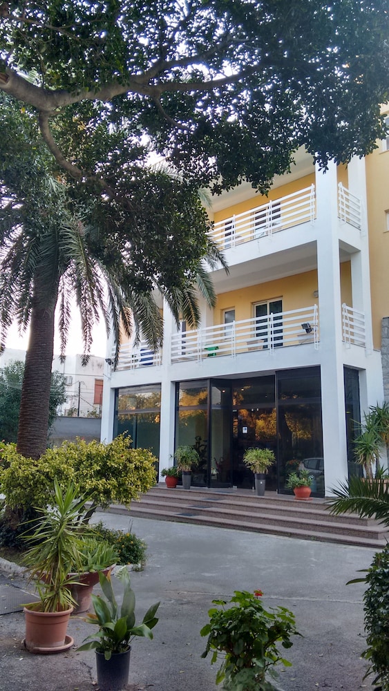 Hotel Conchiglia D'oro — Hotel building in Palermo, Sicily