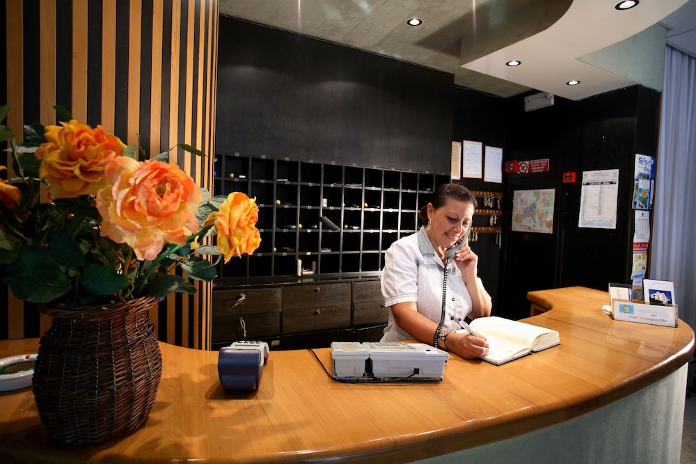 Hotel Conchiglia D'oro — Hotel building in Palermo, Sicily