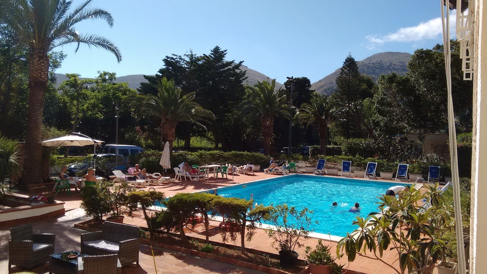 Hotel Conchiglia D'oro — Swimming pool in Palermo, Sicily
