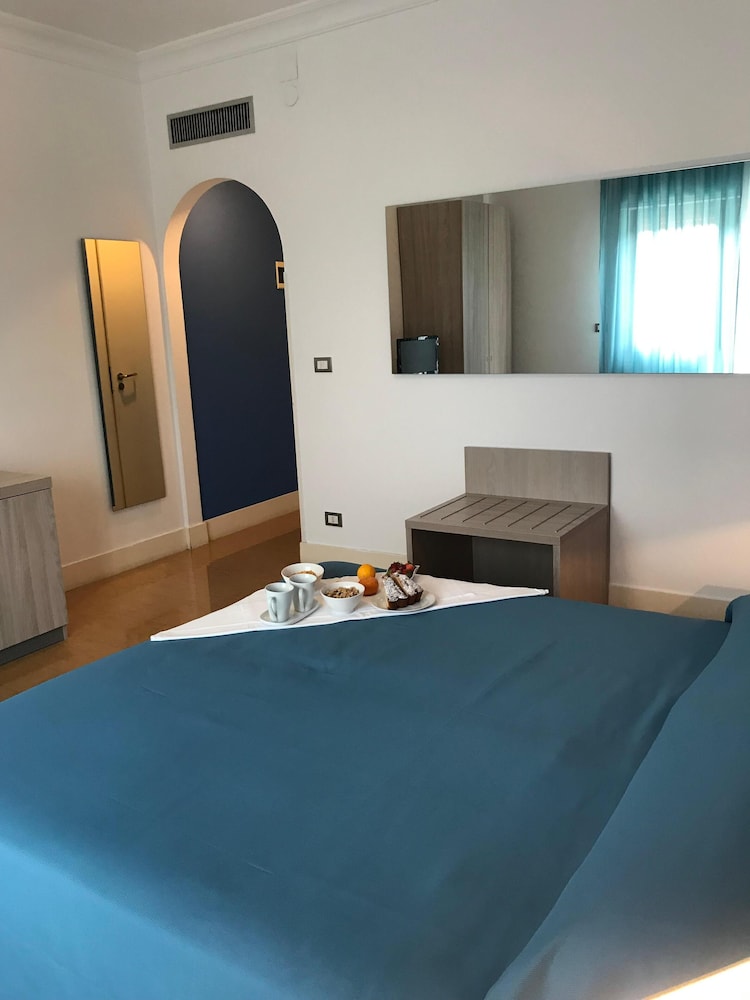 Hotel Conchiglia D'oro — Hotel rooms in Palermo, Sicily