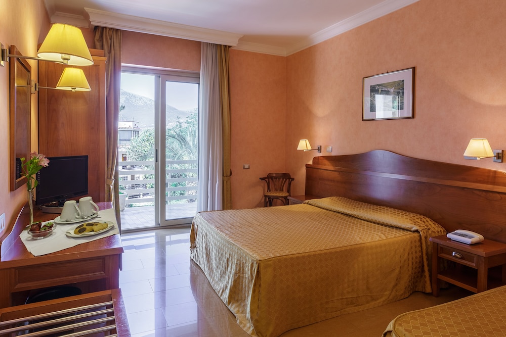 Hotel Conchiglia D'oro — Hotel rooms in Palermo, Sicily