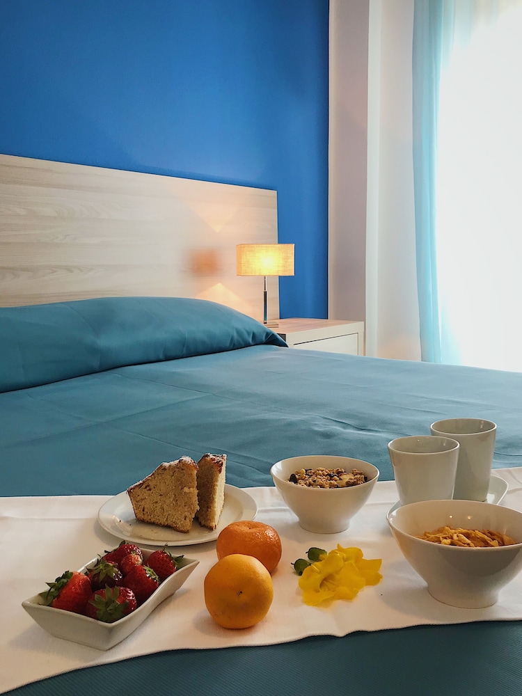 Hotel Conchiglia D'oro — Hotel rooms in Palermo, Sicily