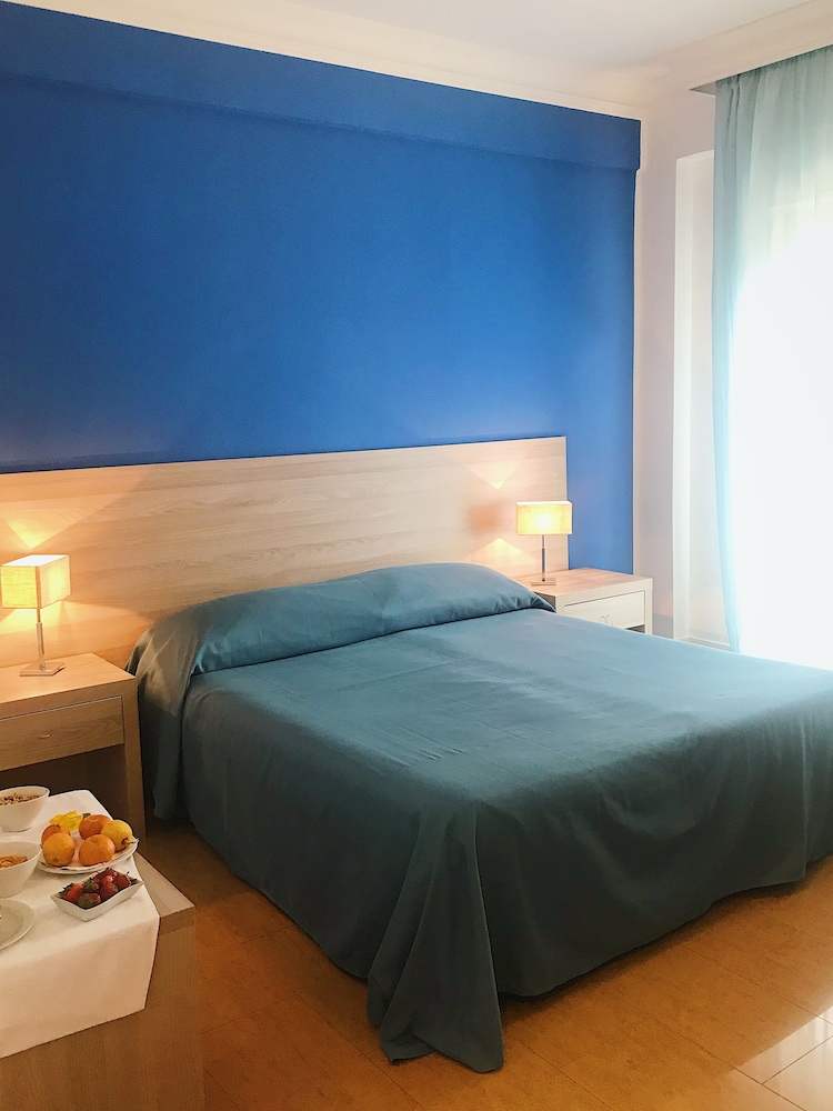 Hotel Conchiglia D'oro — Hotel rooms in Palermo, Sicily