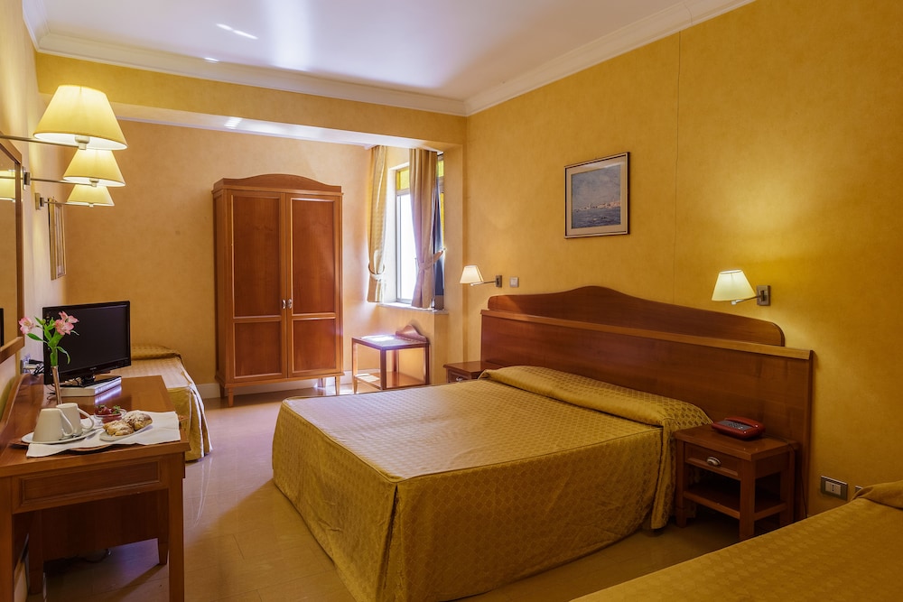 Hotel Conchiglia D'oro — Hotel rooms in Palermo, Sicily