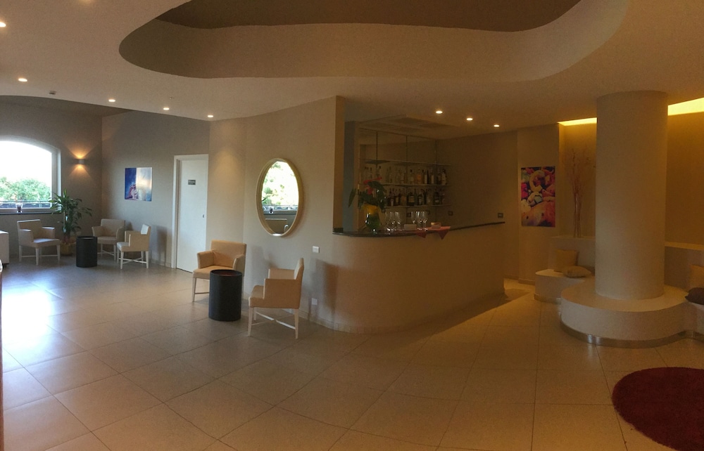 Mareneve Resort — Restaurant & bars in Linguaglossa, Sicily