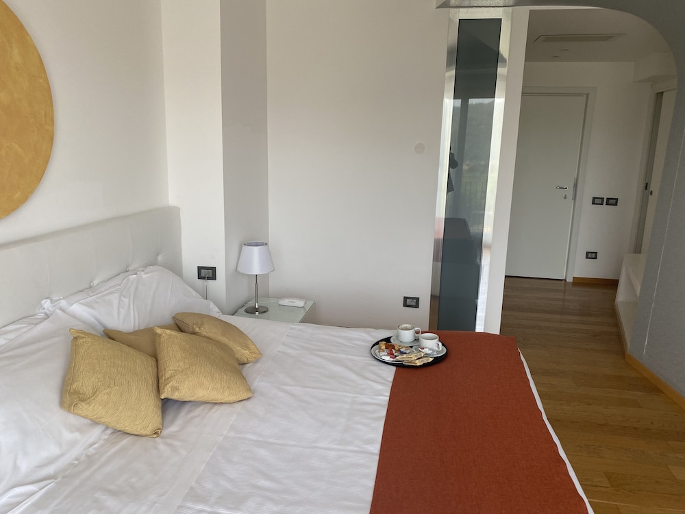 Mareneve Resort — Hotel rooms in Linguaglossa, Sicily