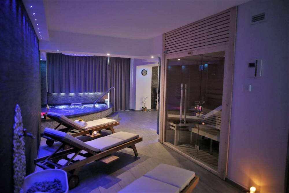 Mareneve Resort — Spa in Linguaglossa, Sicily
