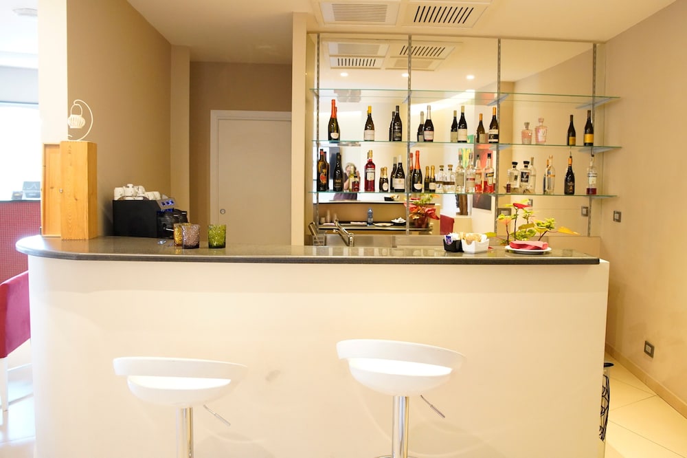 Mareneve Resort — Restaurant & bars in Linguaglossa, Sicily