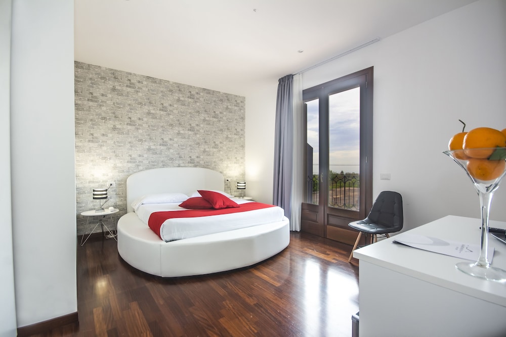 Mareneve Resort — Hotel rooms in Linguaglossa, Sicily