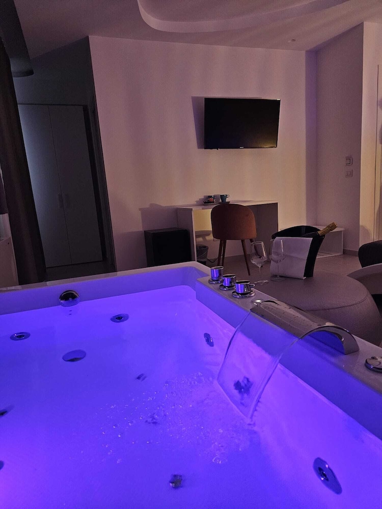 Mareneve Resort — Hotel rooms in Linguaglossa, Sicily