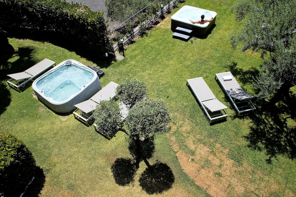 Mareneve Resort — Swimming pool in Linguaglossa, Sicily