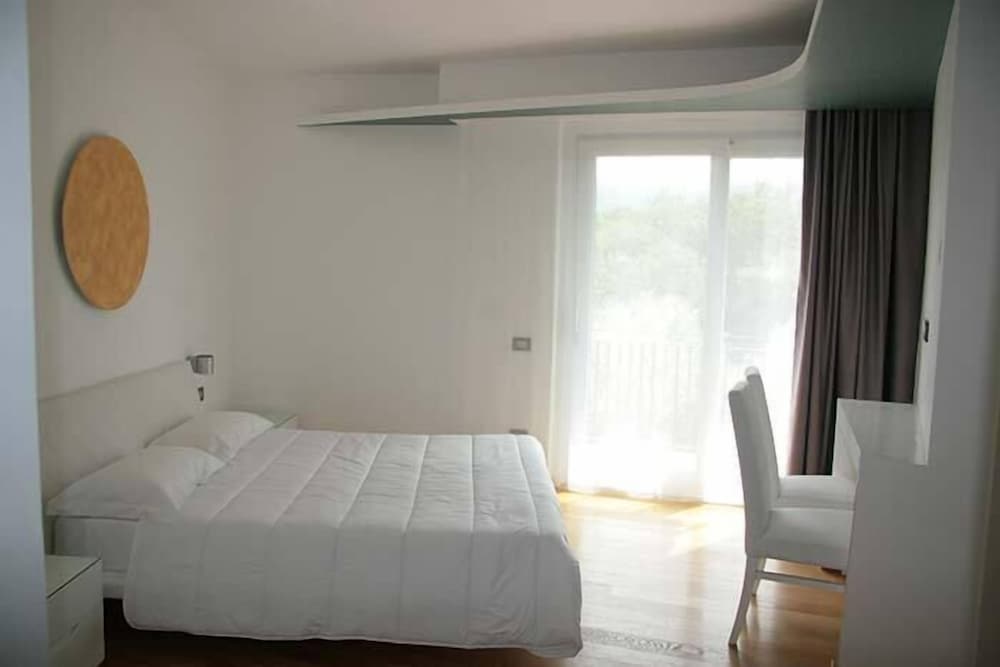 Mareneve Resort — Hotel rooms in Linguaglossa, Sicily