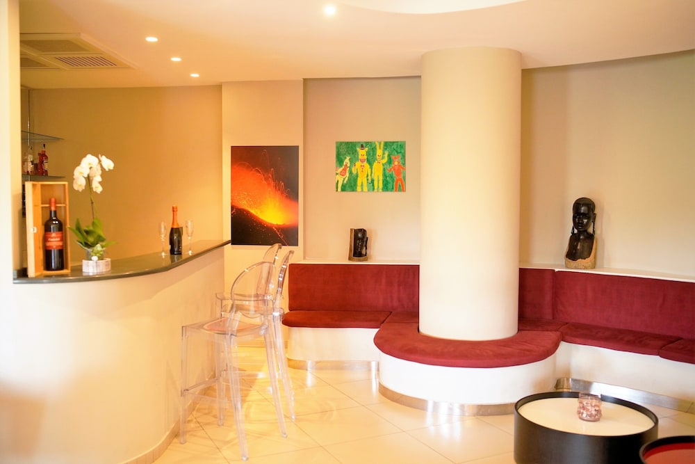 Mareneve Resort — Restaurant & bars in Linguaglossa, Sicily