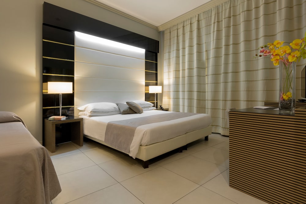 Palazzo Salgar — Hotel rooms in Naples, Campania