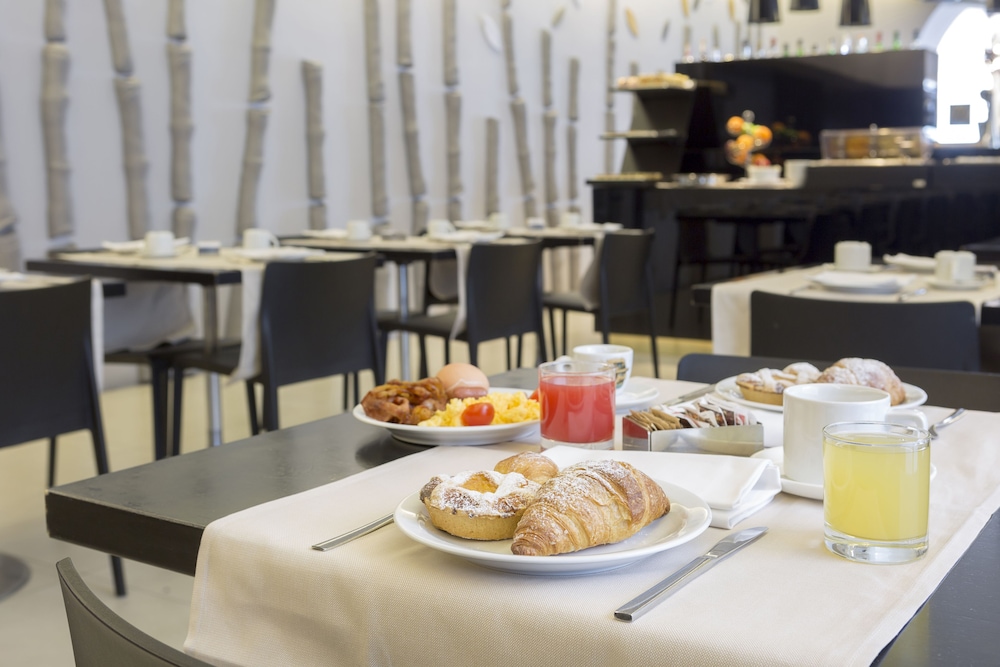 Palazzo Salgar — Restaurant & bars in Naples, Campania