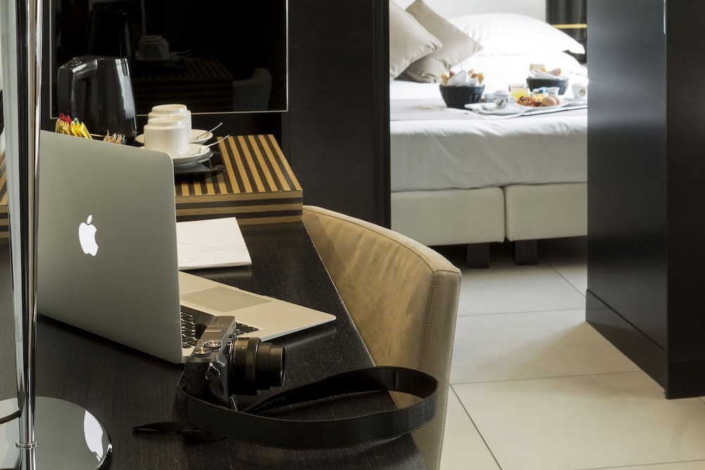 Palazzo Salgar — Hotel rooms in Naples, Campania