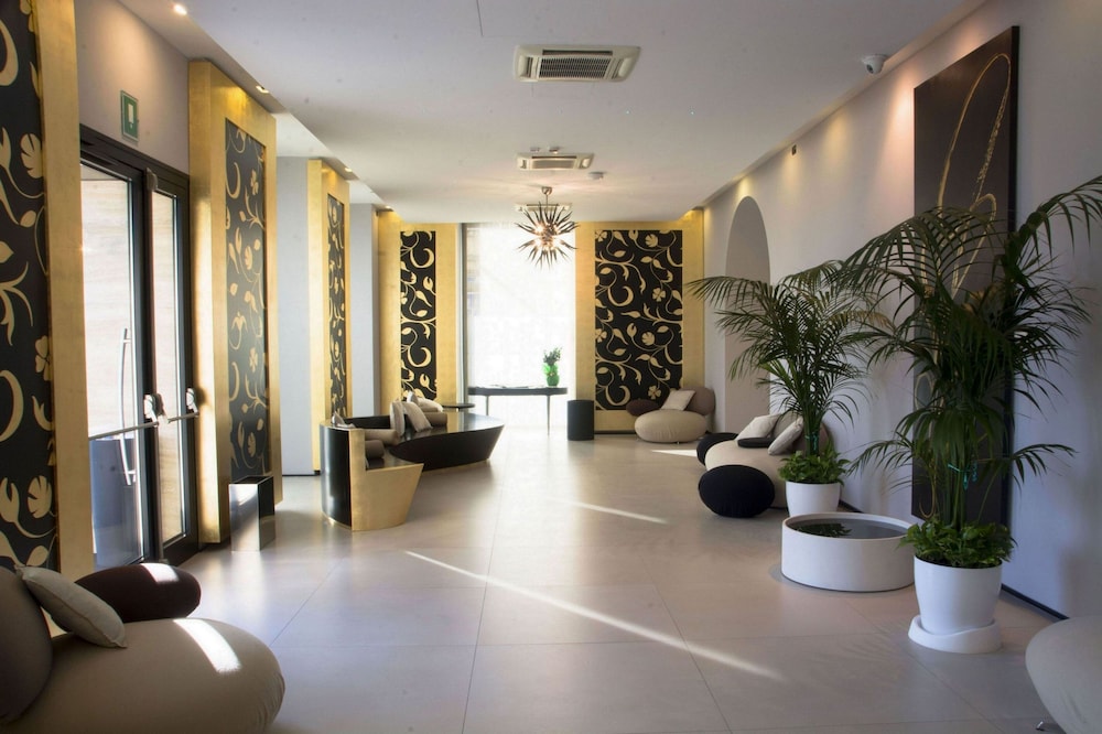 Palazzo Salgar — Hotel building in Naples, Campania