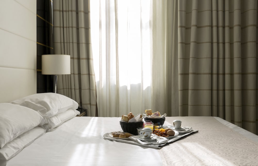 Palazzo Salgar — Hotel rooms in Naples, Campania