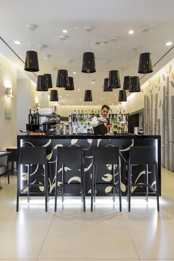 Palazzo Salgar — Restaurant & bars in Naples, Campania