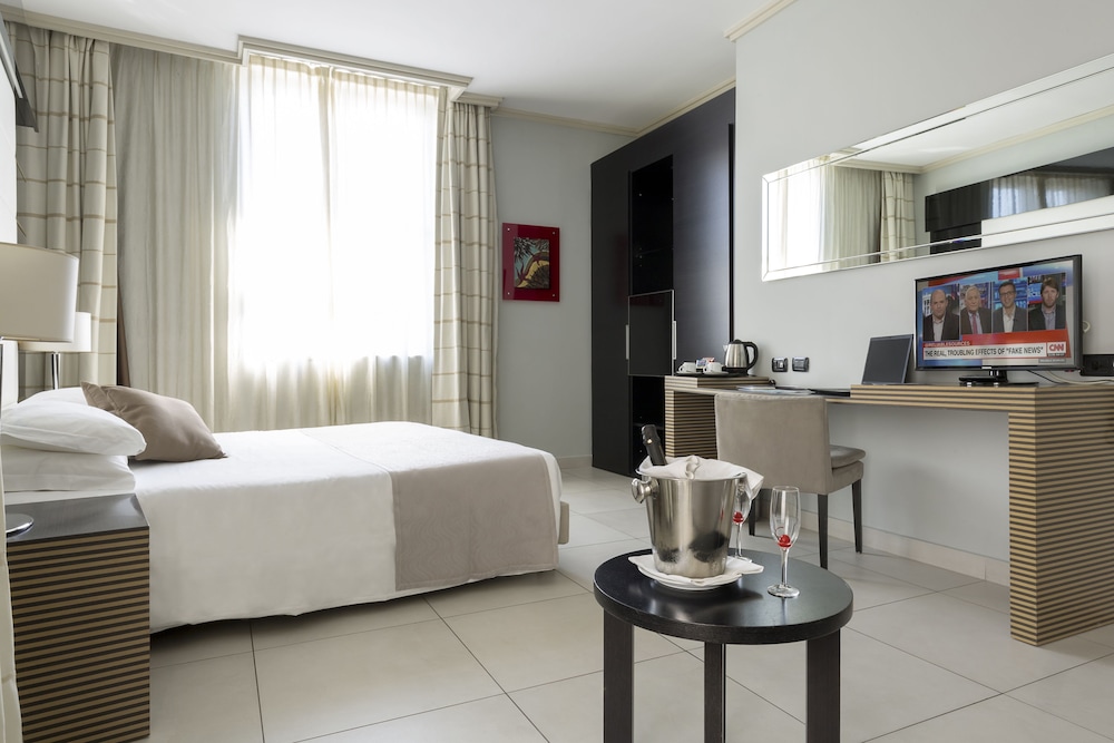 Palazzo Salgar — Hotel rooms in Naples, Campania
