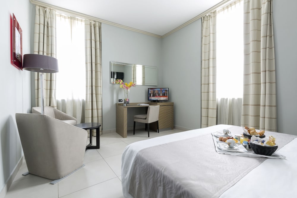 Palazzo Salgar — Hotel rooms in Naples, Campania
