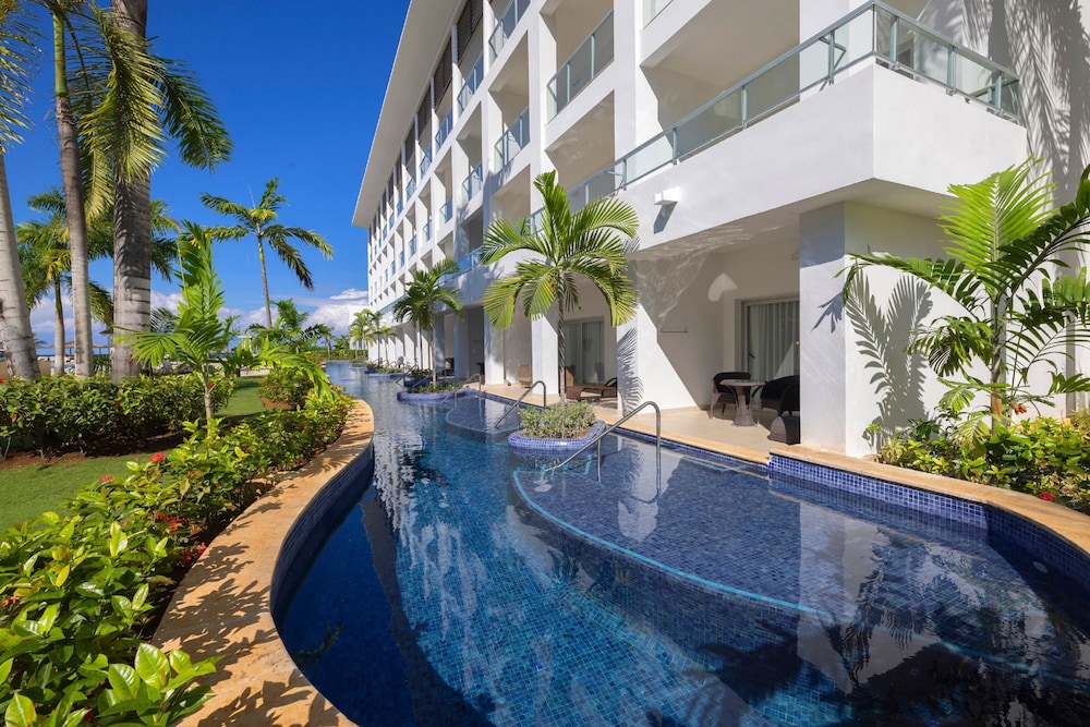 Royalton Hideaway Blue Waters - Montego Bay, An Autograph Collection® All-Inclusive Resort - Adults Only — Swimming pool in Falmouth