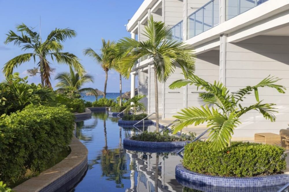 Royalton Hideaway Blue Waters - Montego Bay, An Autograph Collection® All-Inclusive Resort - Adults Only — Swimming pool in Falmouth