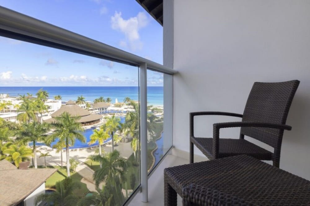 Royalton Hideaway Blue Waters - Montego Bay, An Autograph Collection® All-Inclusive Resort - Adults Only — Hotel rooms in Falmouth