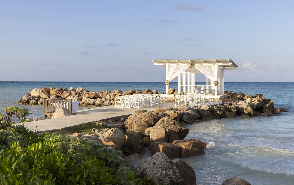 Royalton Hideaway Blue Waters - Montego Bay, An Autograph Collection® All-Inclusive Resort - Adults Only — Beach in Falmouth