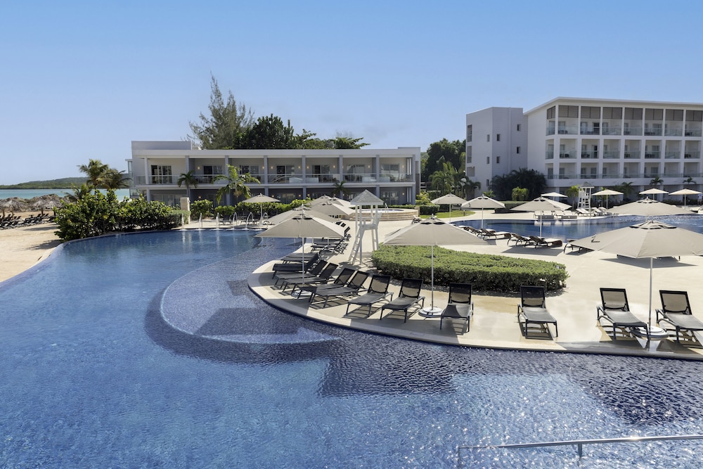 Royalton Hideaway Blue Waters - Montego Bay, An Autograph Collection® All-Inclusive Resort - Adults Only — Swimming pool in Falmouth