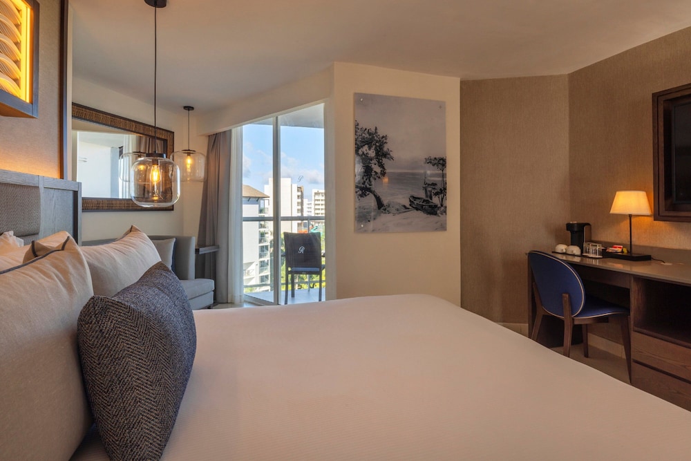 Royalton Hideaway Blue Waters - Montego Bay, An Autograph Collection® All-Inclusive Resort - Adults Only — Hotel rooms in Falmouth
