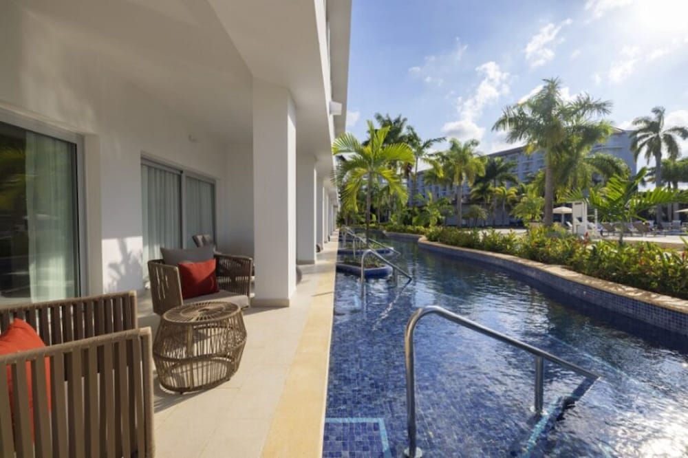 Royalton Hideaway Blue Waters - Montego Bay, An Autograph Collection® All-Inclusive Resort - Adults Only — Swimming pool in Falmouth