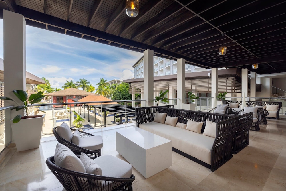 Royalton Hideaway Blue Waters - Montego Bay, An Autograph Collection® All-Inclusive Resort - Adults Only — Restaurant & bars in Falmouth