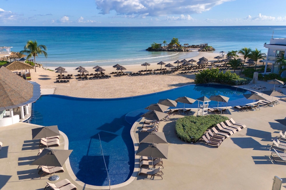 Royalton Hideaway Blue Waters - Montego Bay, An Autograph Collection® All-Inclusive Resort - Adults Only — Swimming pool in Falmouth