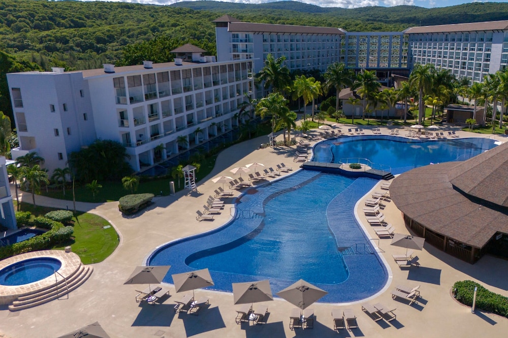 Royalton Hideaway Blue Waters - Montego Bay, An Autograph Collection® All-Inclusive Resort - Adults Only — Main photo in Falmouth