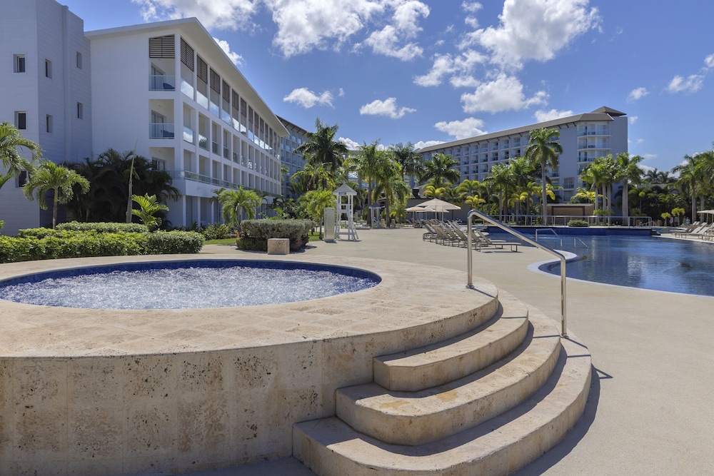 Royalton Hideaway Blue Waters - Montego Bay, An Autograph Collection® All-Inclusive Resort - Adults Only — Hotel building in Falmouth