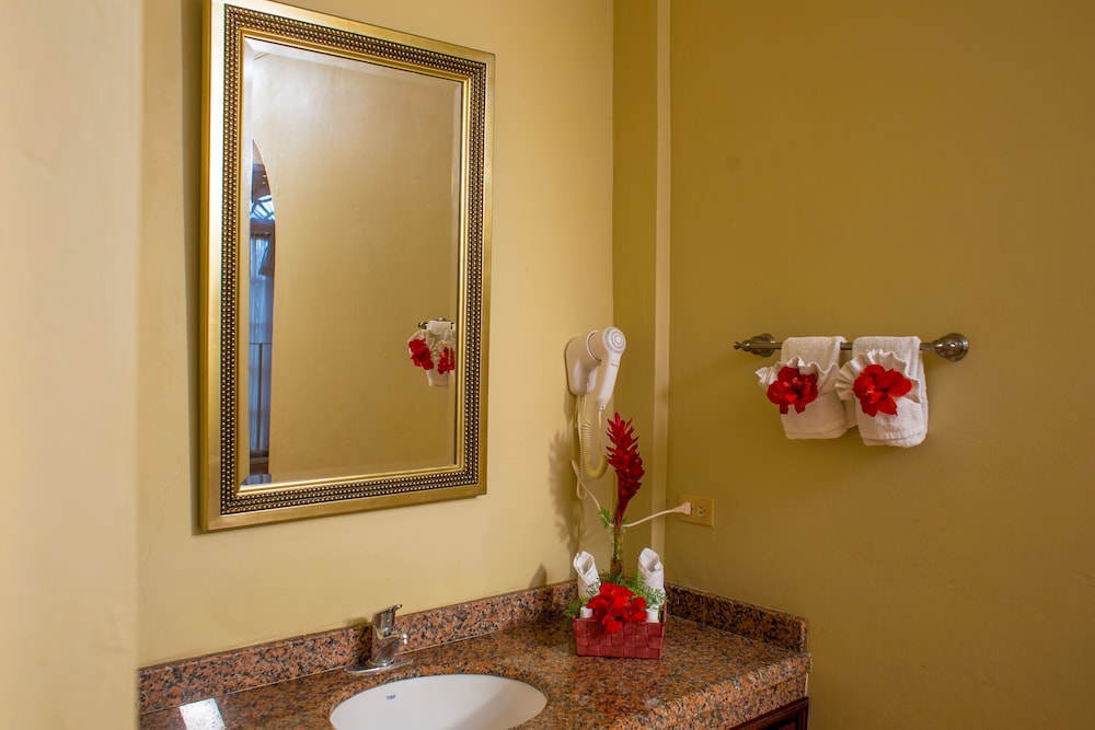 SeaGarden Beach Resort - All Inclusive — Hotel rooms in Montego Bay