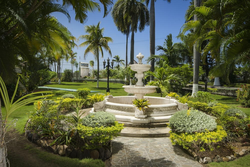 SeaGarden Beach Resort - All Inclusive — Attractions in the area in Montego Bay