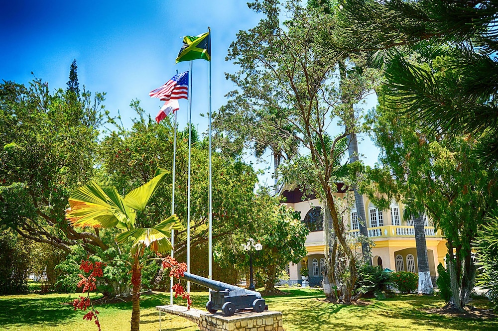 SeaGarden Beach Resort - All Inclusive — Attractions in the area in Montego Bay