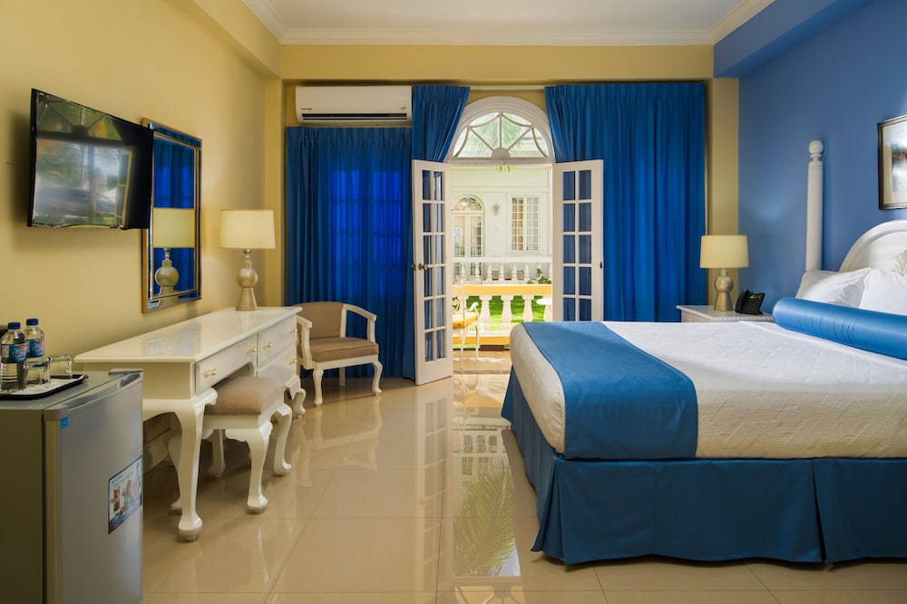 SeaGarden Beach Resort - All Inclusive — Hotel rooms in Montego Bay
