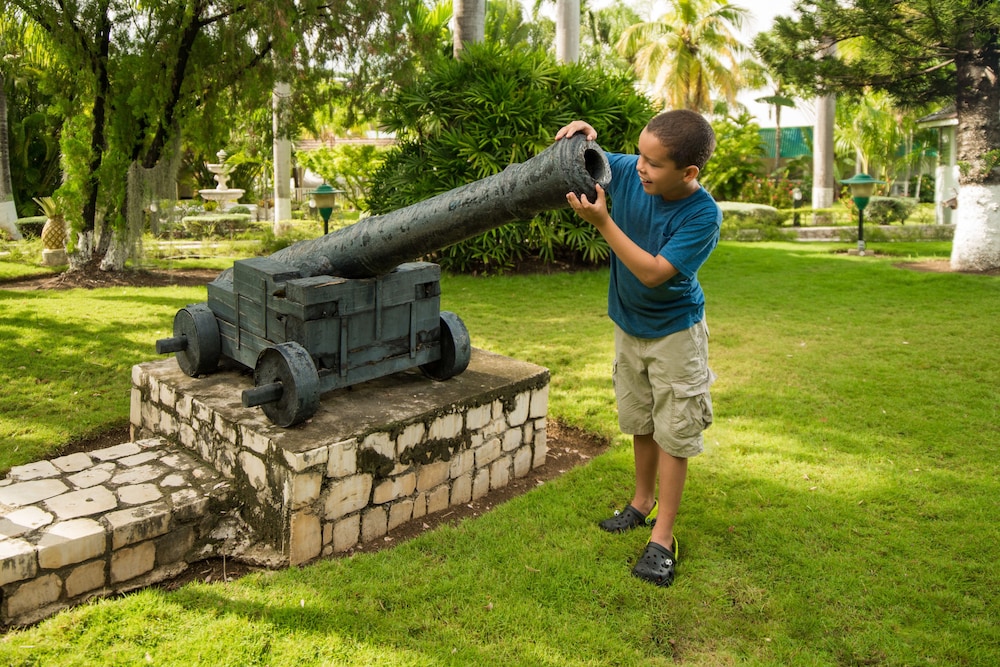 SeaGarden Beach Resort - All Inclusive — Attractions for children in Montego Bay