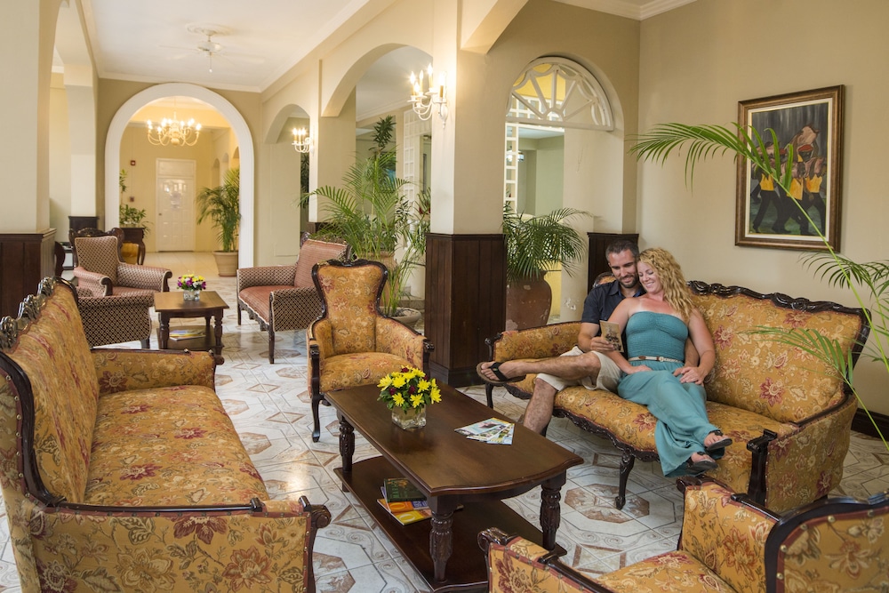 SeaGarden Beach Resort - All Inclusive — Hotel building in Montego Bay
