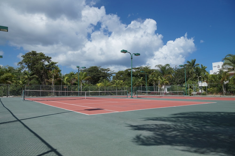SeaGarden Beach Resort - All Inclusive — Sports & recreation in Montego Bay