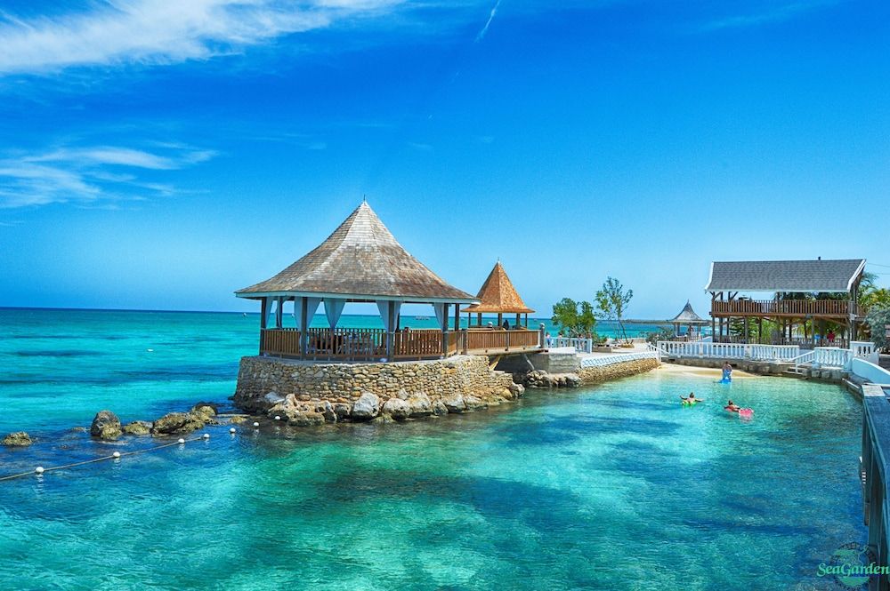 Montego Bay (7 dni) w SeaGarden Beach Resort - All Inclusive z VIE