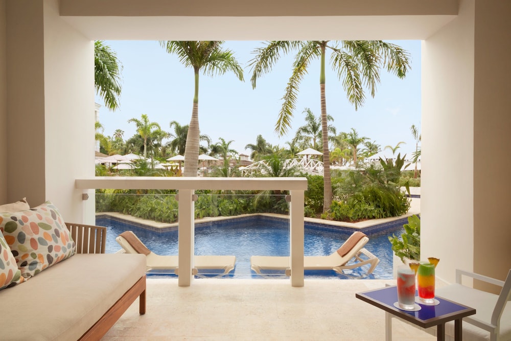 Hyatt Zilara Rose Hall - Adults Only - All Inclusive — Swimming pool in Montego Bay