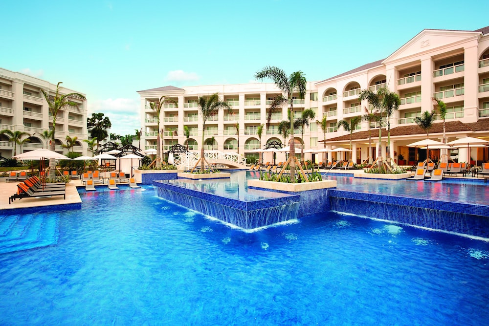 Hyatt Zilara Rose Hall - Adults Only - All Inclusive — Swimming pool in Montego Bay