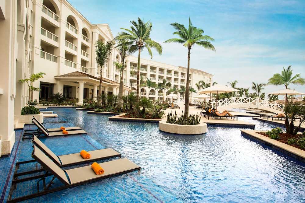 Hyatt Zilara Rose Hall - Adults Only - All Inclusive — Swimming pool in Montego Bay
