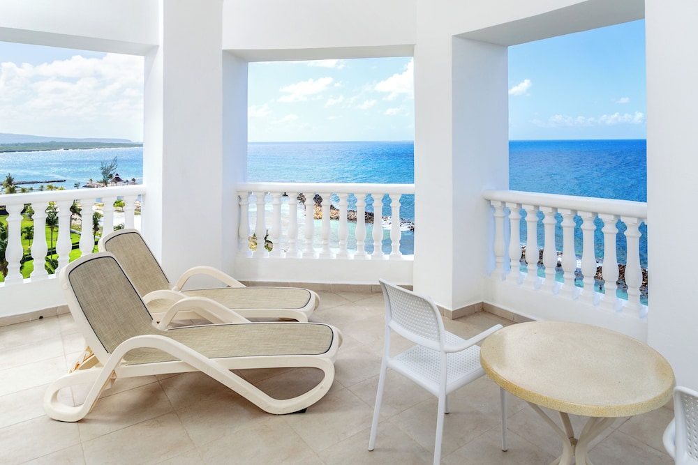 Bahia Principe Escape Runaway Bay - Hyatt Inclusive Collection - Adults Only- Renovated 2026 — Hotel rooms in Runaway Bay