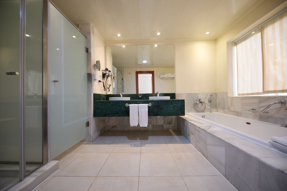 Bahia Principe Escape Runaway Bay - Hyatt Inclusive Collection - Adults Only- Renovated 2026 — Hotel rooms in Runaway Bay