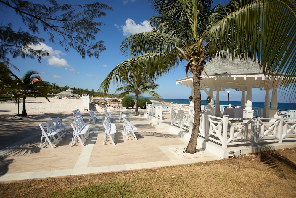 Bahia Principe Escape Runaway Bay - Hyatt Inclusive Collection - Adults Only- Renovated 2026 — Beach in Runaway Bay